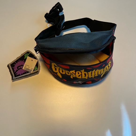 Goosebumps fanny pack crossbody sling - Picture 2 of 6